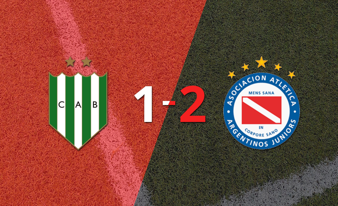 Banfield sufrió una amarga derrota ante Argentinos Juniors, cayendo por 2 a 1 con un gol agónico